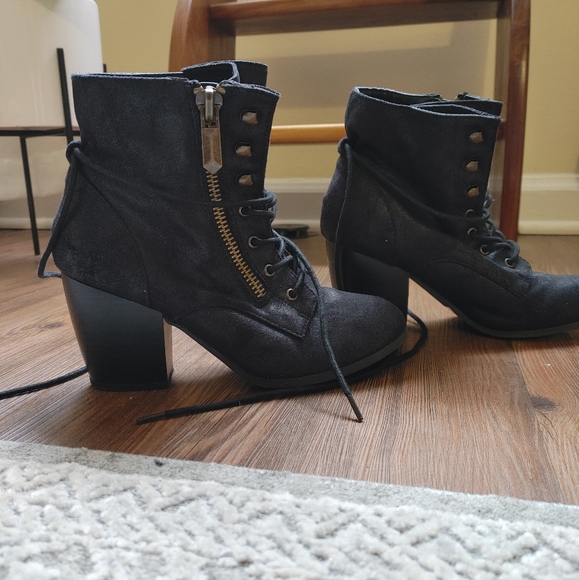 Lace-up Heeled Combat Boots - Picture 3 of 3